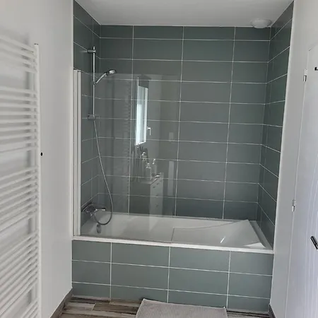 - Proche Circuit 24 Du Mans Saint-Georges-du-Bois